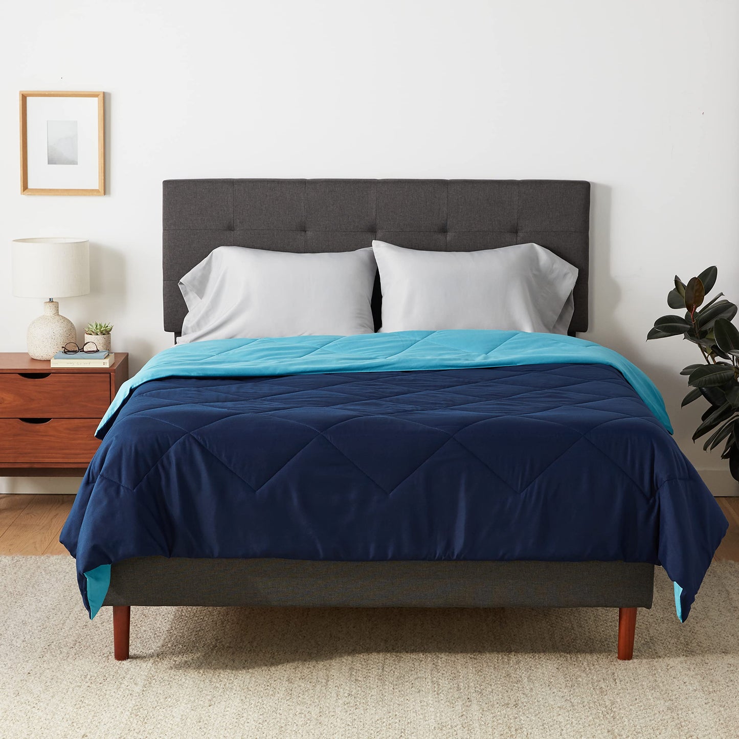 Amazon Basics Comforter Blanket, Reversible, Lightweight Microfiber, Machine Washable, All Season, Full/Queen, Black/Grey