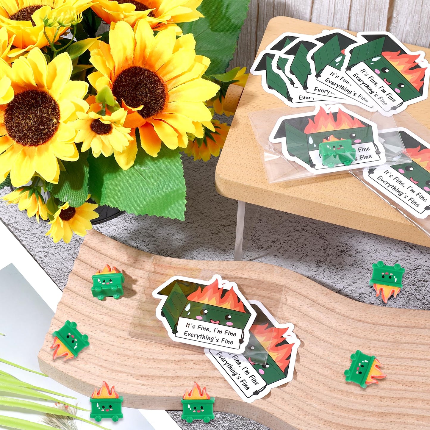 30 Set Dumpster Mini Dumpster Desk Accessories Ornament Employee Appreciation Gifts Resin Trash Shape Funny Office Gifts Fire Desk Decor for Support Graduation Teacher BST220