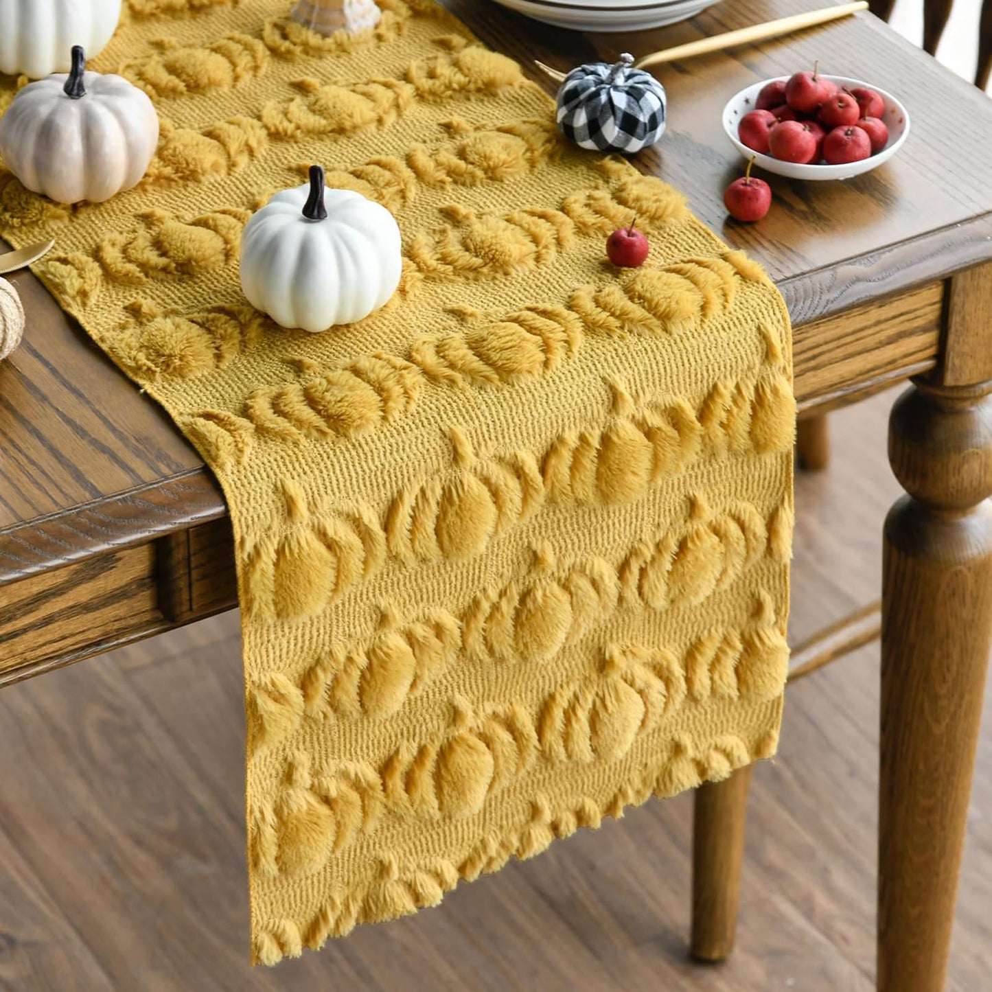 Halloween Pumpkin Table Runner Quilted Plush 3D Table Runners Fall Autumn Ivory Halloween Runners for Tables Kitchen Dining Decorations Party Supplies 13x37 Inch WN420