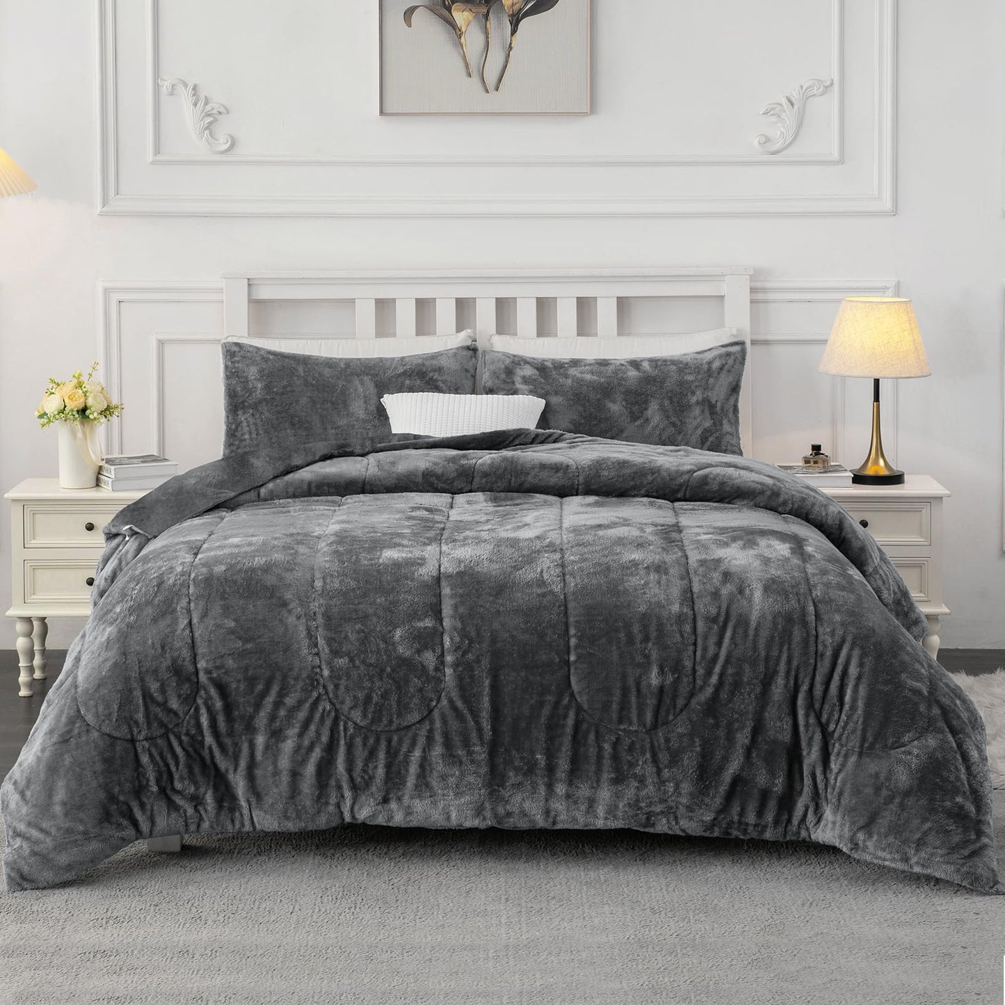 YIYEA Fluffy Queen Size Comforter Set, Luxury Faux Fur Comforter, Ultra Soft Plush Fuzzy Velvet Bedding Comforter Sets for Fall Winter, Cozy Warmth, No Shedding, 3PC, Queen, Light Grey BST326H