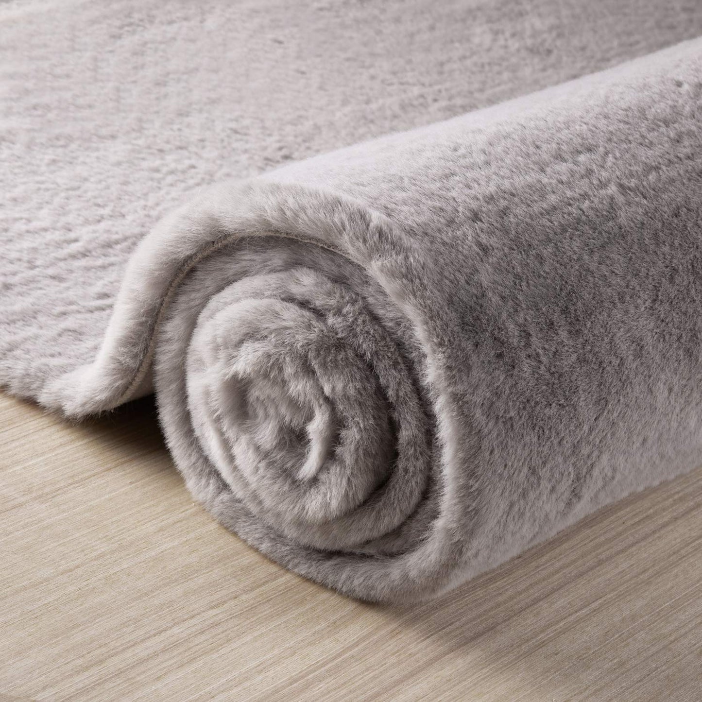 Ashler Faux Fur Rug, Ultra Soft Faux Rabbit Fur, Beige Area Rugs, 3 x 3 Feet Round, Machine Washable Nursery Decor Throw Rugs for Bedroom, Kids Room, Living Room BST326H