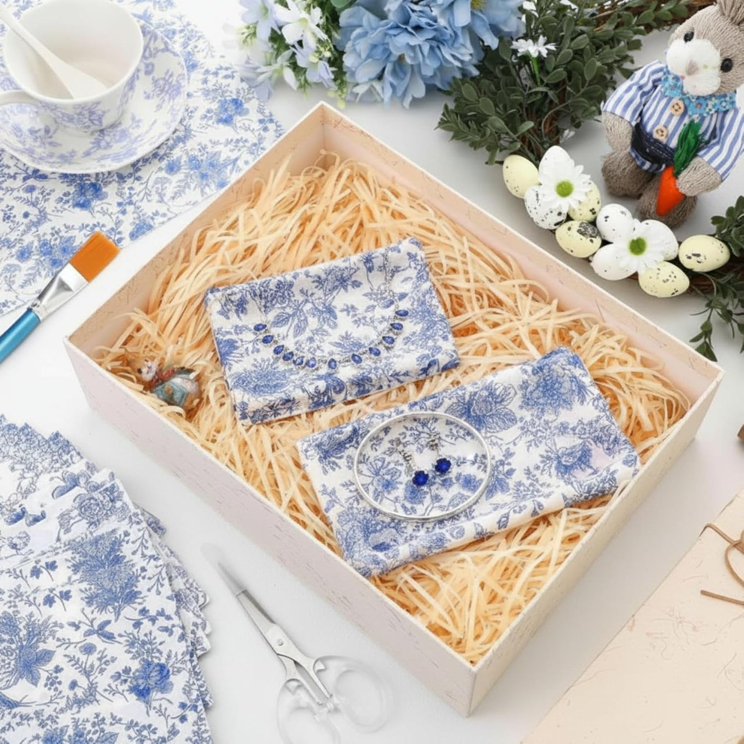 Jenaai 48 Pcs Chinoiserie Blue White Floral Clay DIY Kit, Clear Plastic Tray Craft Set Storage for Jewelry, Keys, Family Home Decor Gifts Include 40 Decoupage Napkins 2 Clear Tray 2 Clay BST220