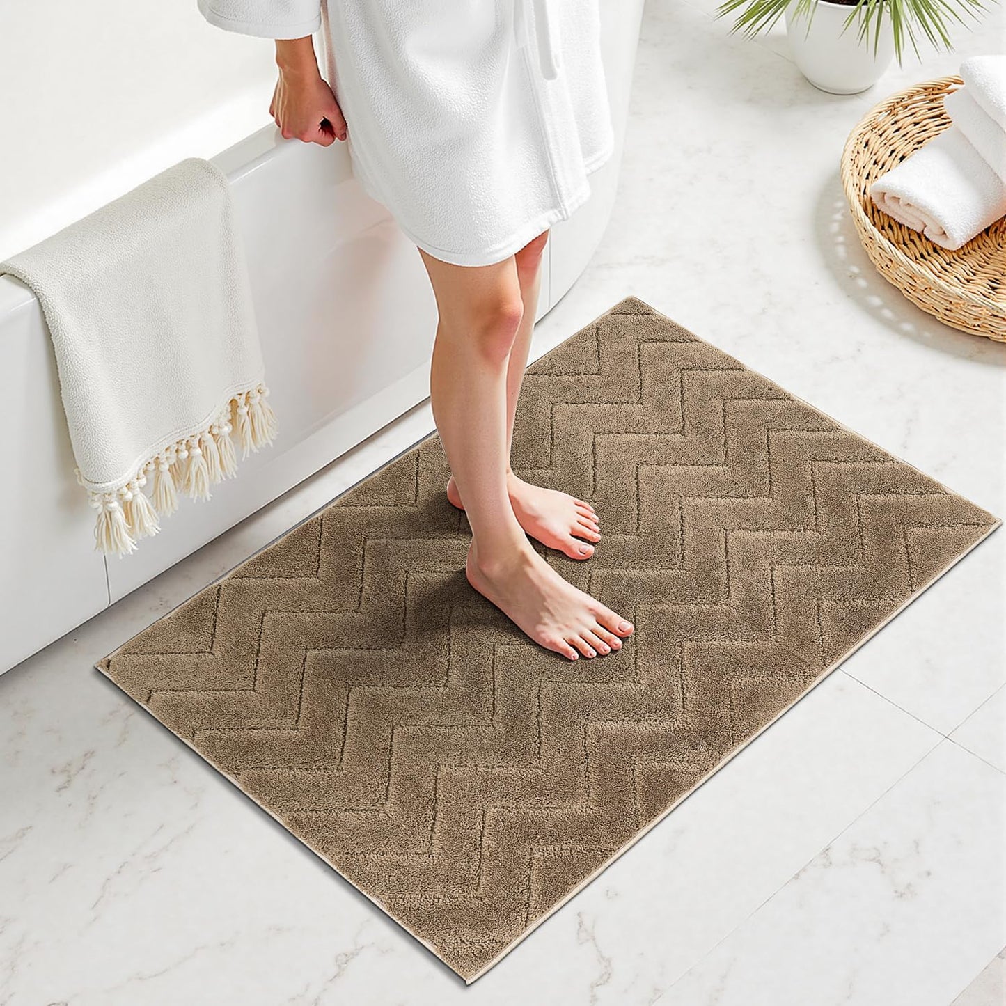 Stiio Bathroom Rugs, Bath Mats for Bathroom, Extra Soft and Water Absorbent, Non Slip Washable Mat for Floor, Tub and Shower, Front Door Entrance Inside Doormat, 24x35 Inches Brown BST202