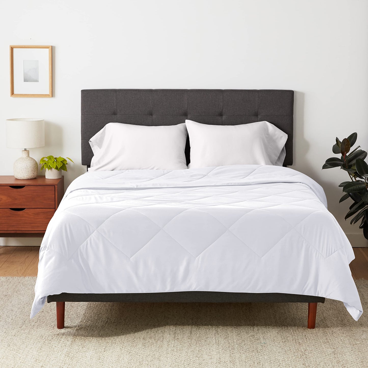 Amazon Basics Comforter Blanket, Reversible, Lightweight Microfiber, Machine Washable, All Season, Full/Queen, Black/Grey