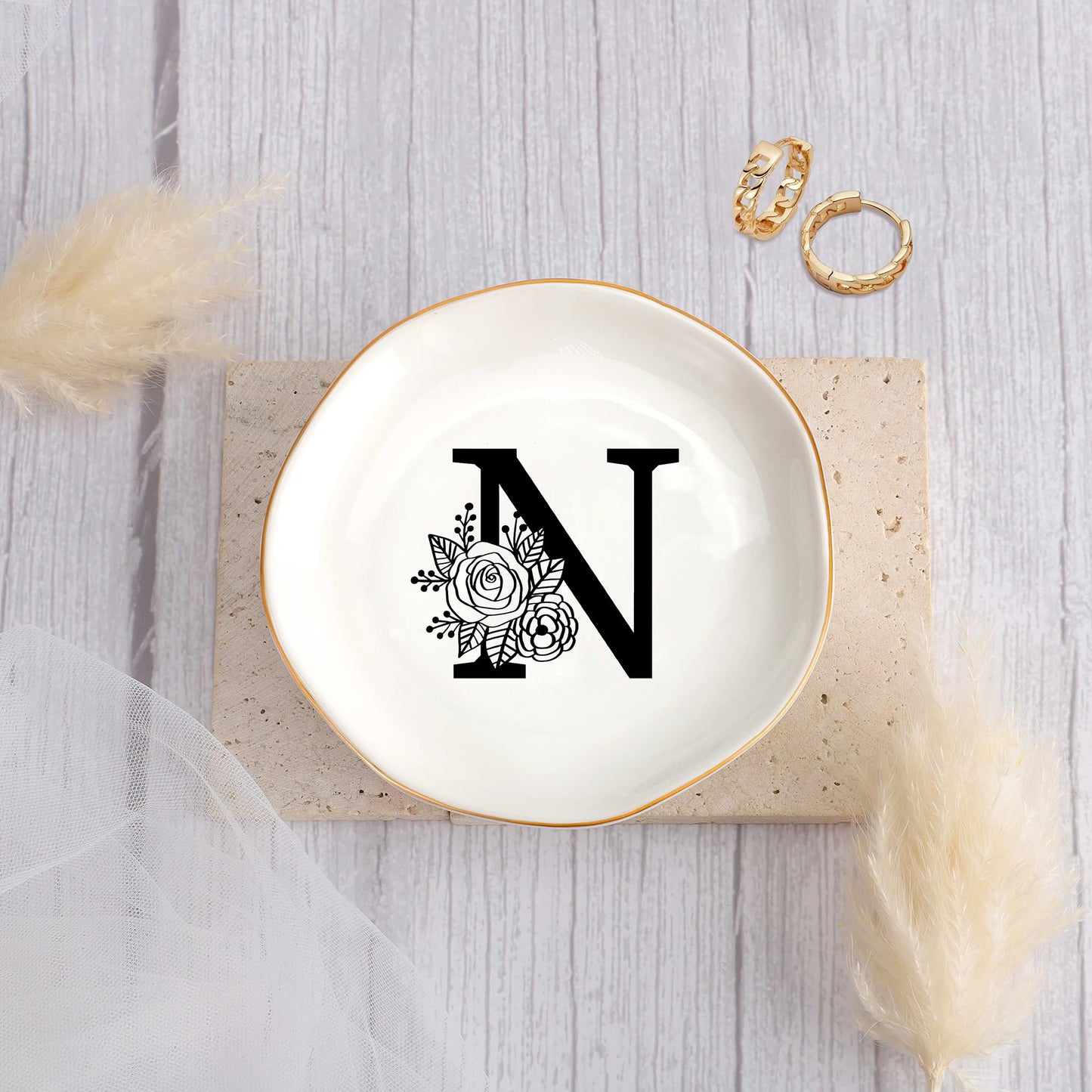 JoycuFF Initial B Ceramic Jewelry Tray, Bridesmaid Bride Gifts, Mothers Day Christmas Anniversary Engagement Birthday Gifts for Women Couples, Trinket Dish for Rings Earrings Necklaces Bracelets Keys BST202