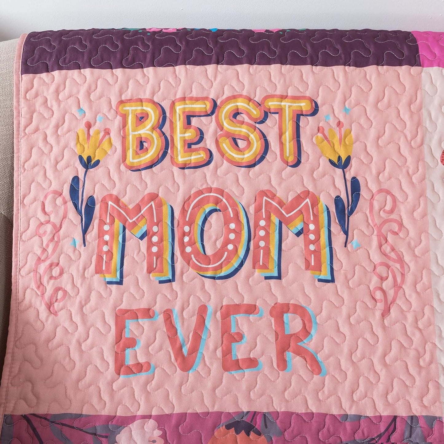 Soul & Lane - Best Mom Ever Quilted Throw Blanket, 50x60 | Cozy Mommy Lap Quilt from Son, Daughter or Kids, Warm I Love You Mom Blanket, Sweet Birthday Present Idea for Mothers WN420