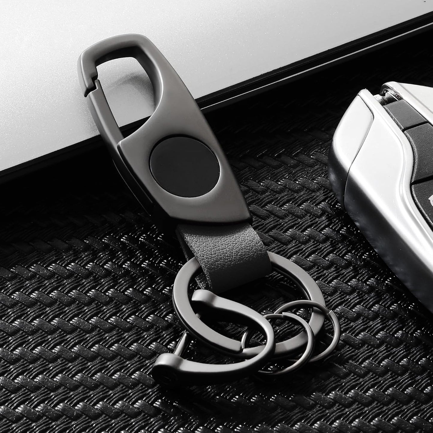 Gkeygo Carabiner Keychain, Key Chains for Car Key with 2 Key Rings and Anti-Lost D-Ring, Multifunctional Keychains for Men and Women – Grey(Grey Leather) WN420