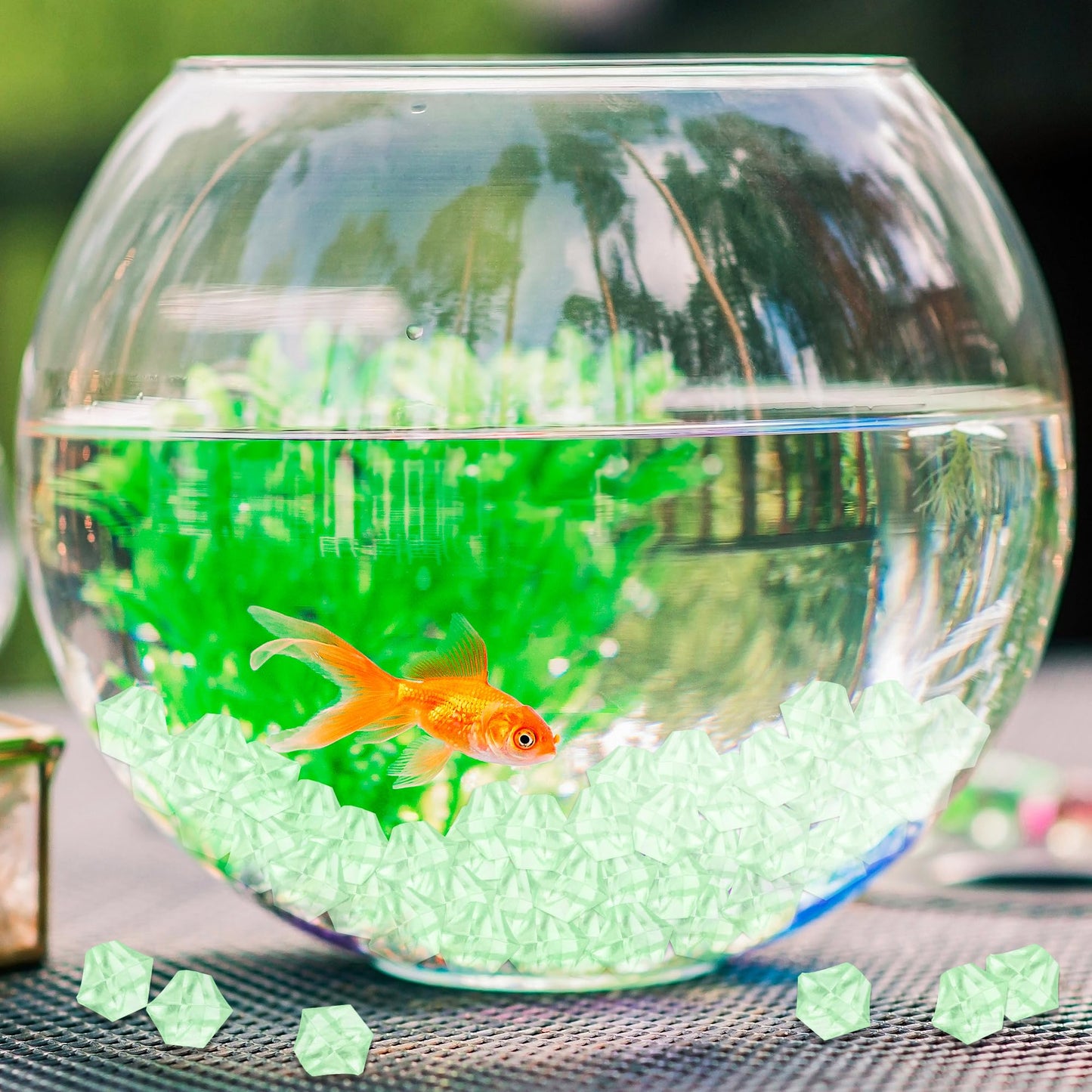 Kaiyuan Dynasty 300PCS Green Glow in the Dark Rocks Luminous Rocks Glowing Rocks for Vase Fillers Table Scatters Aquarium Fish Tank Home Decor,(11 * 14mm) BST220