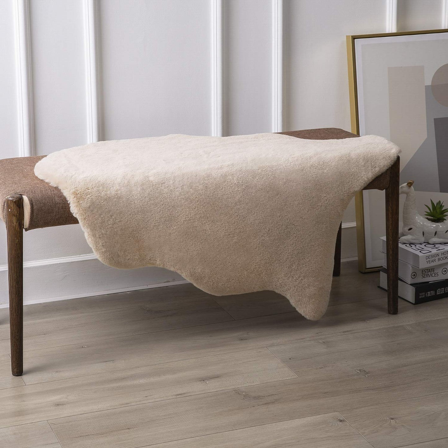 Ashler Faux Fur Rug, Ultra Soft Faux Rabbit Fur, Beige Area Rugs, 3 x 3 Feet Round, Machine Washable Nursery Decor Throw Rugs for Bedroom, Kids Room, Living Room BST326H