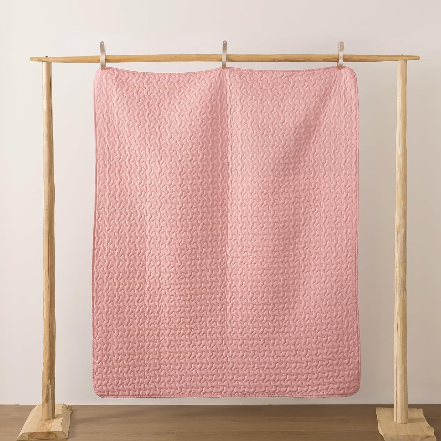 Soul & Lane - Best Mom Ever Quilted Throw Blanket, 50x60 | Cozy Mommy Lap Quilt from Son, Daughter or Kids, Warm I Love You Mom Blanket, Sweet Birthday Present Idea for Mothers WN420