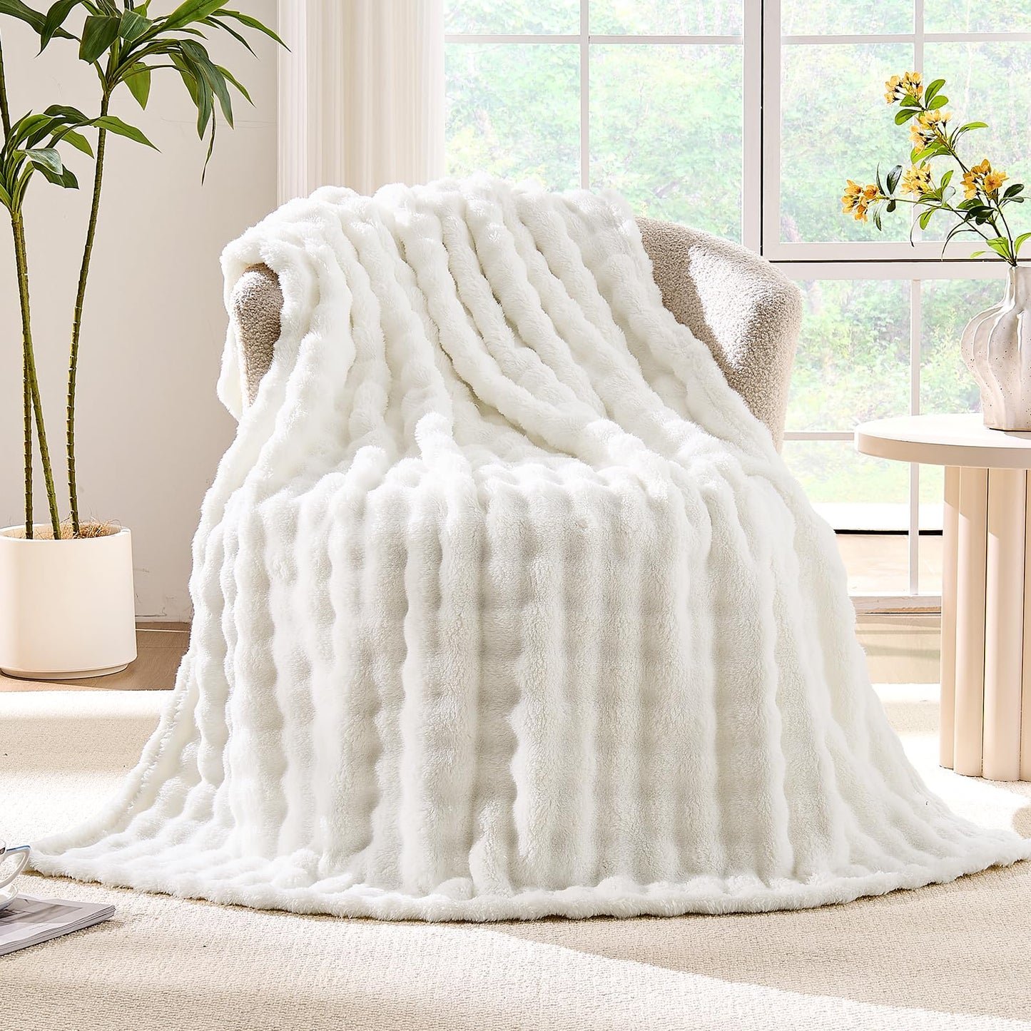 Wajade Unicorn Gifts for Girls - Glow in The Dark Unicorn Blanket Birthday Christmas Decor for Kids Age 3 4 5 6 7 8 9 10 11 12 Years Old Teens Child Toddler Throw Violet 60"x80" BST202