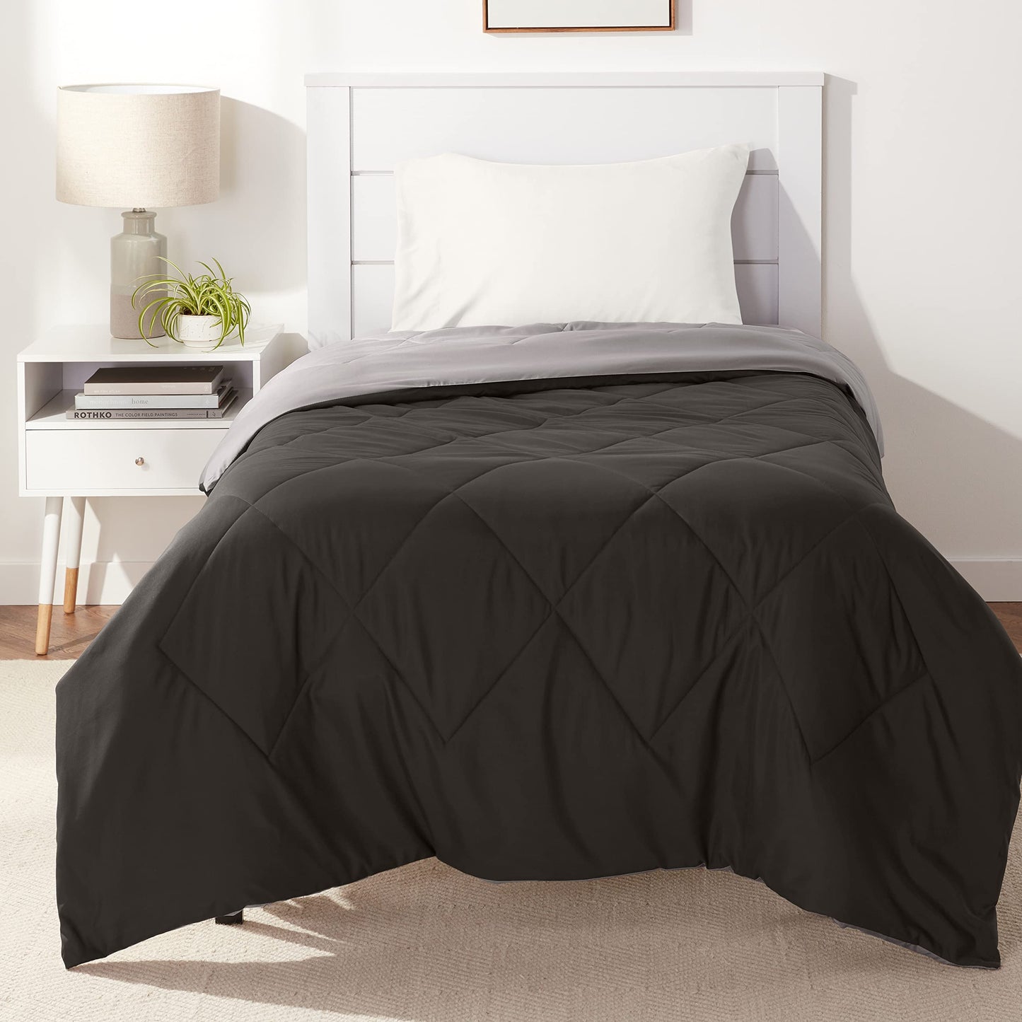 Amazon Basics Comforter Blanket, Reversible, Lightweight Microfiber, Machine Washable, All Season, Full/Queen, Black/Grey