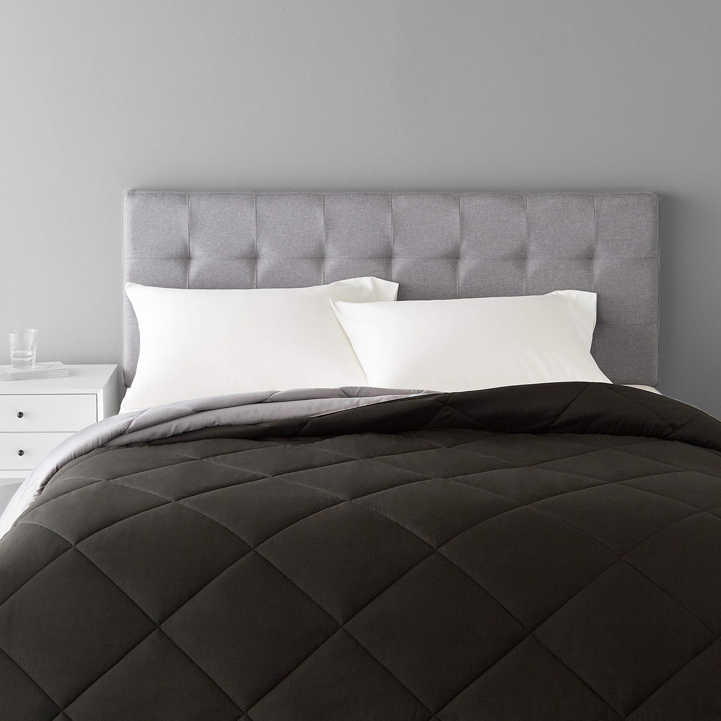 Amazon Basics Comforter Blanket, Reversible, Lightweight Microfiber, Machine Washable, All Season, Full/Queen, Black/Grey