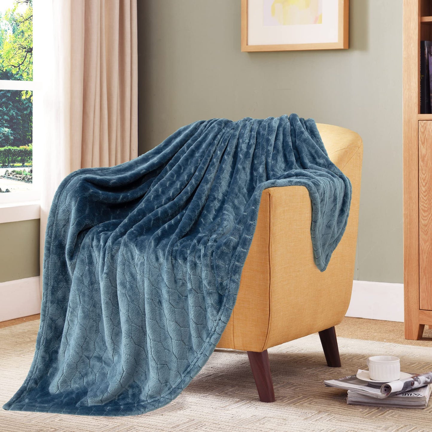 TOONOW Fleece Blanket Super Soft Cozy Throw Blanket 50" x 60", Lightweight Fuzzy Comfy Textured Flannel Blanket Warm Plush Throw Blankets for Couch, Sofa, Bed, Emerald WN420