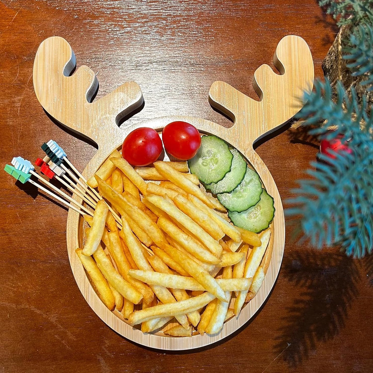 3Pcs Christmas Serving Platters, Wooden Christmas Charcuterie Boards Wood Snack Dish Plates Tray for Xmas Holiday Housewarming(Tree,Hat,Deer) BST202