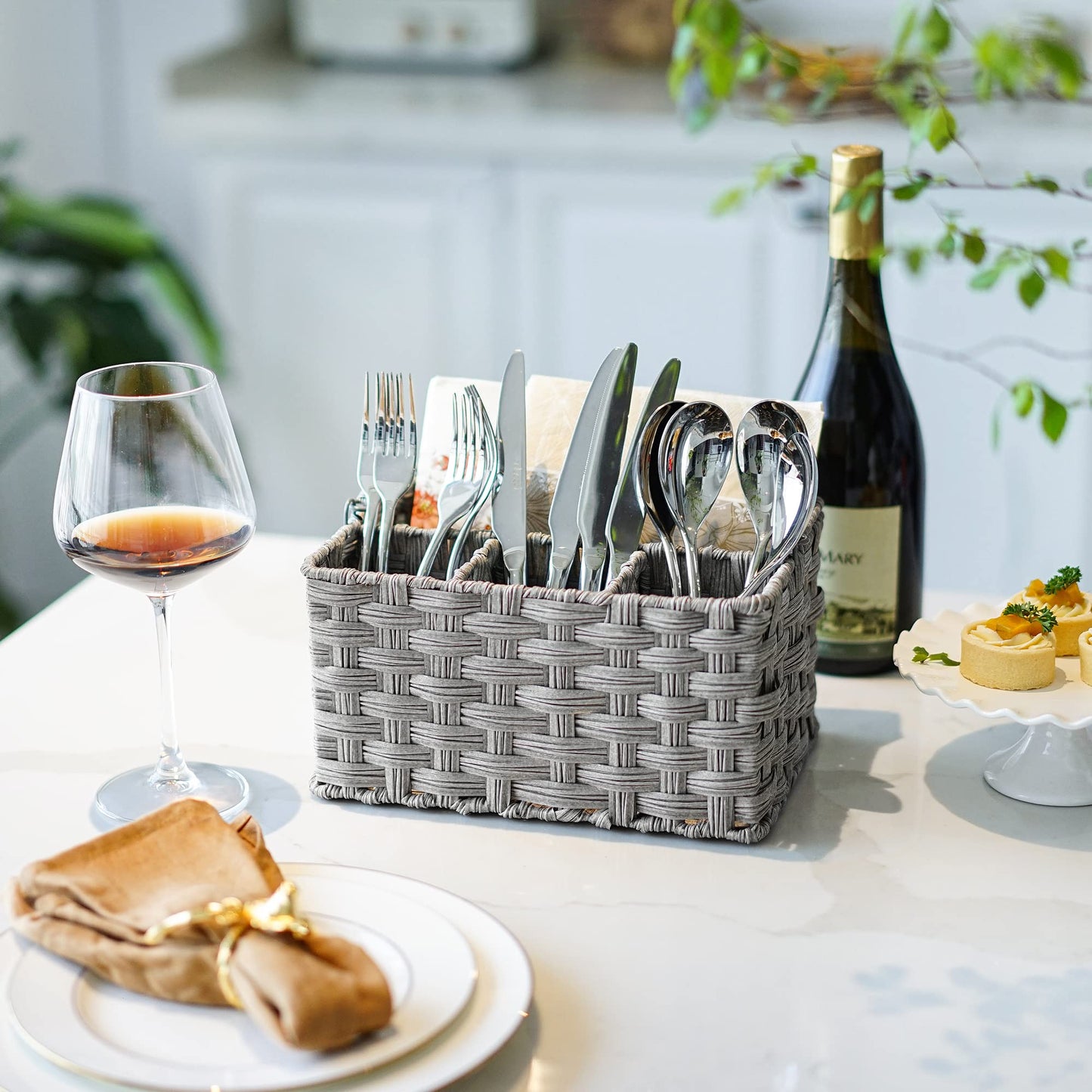 GRANNY SAYS Wicker Utensil Caddy - Picnic Basket with Handle, Organizer for Kitchen Table or Cabinet, Silverware Holder for Parties BST220