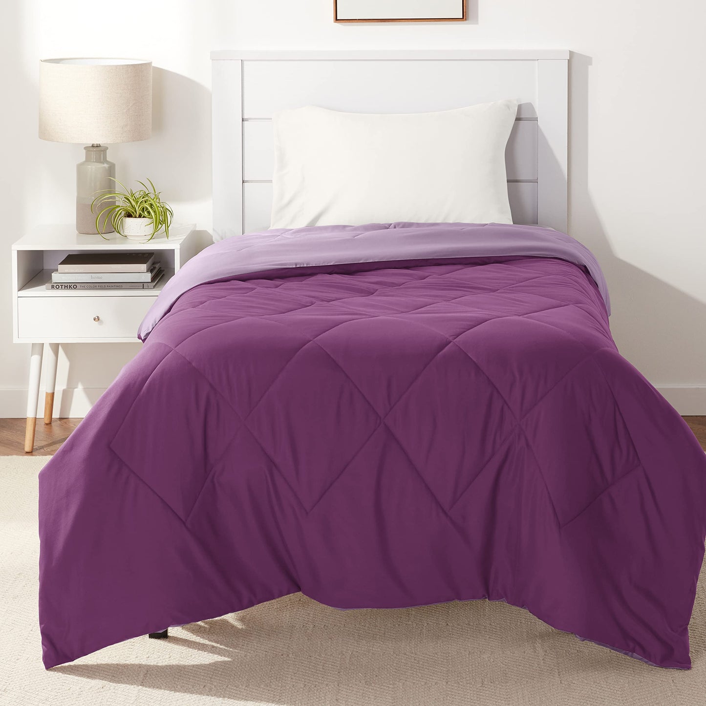 Amazon Basics Comforter Blanket, Reversible, Lightweight Microfiber, Machine Washable, All Season, Full/Queen, Black/Grey