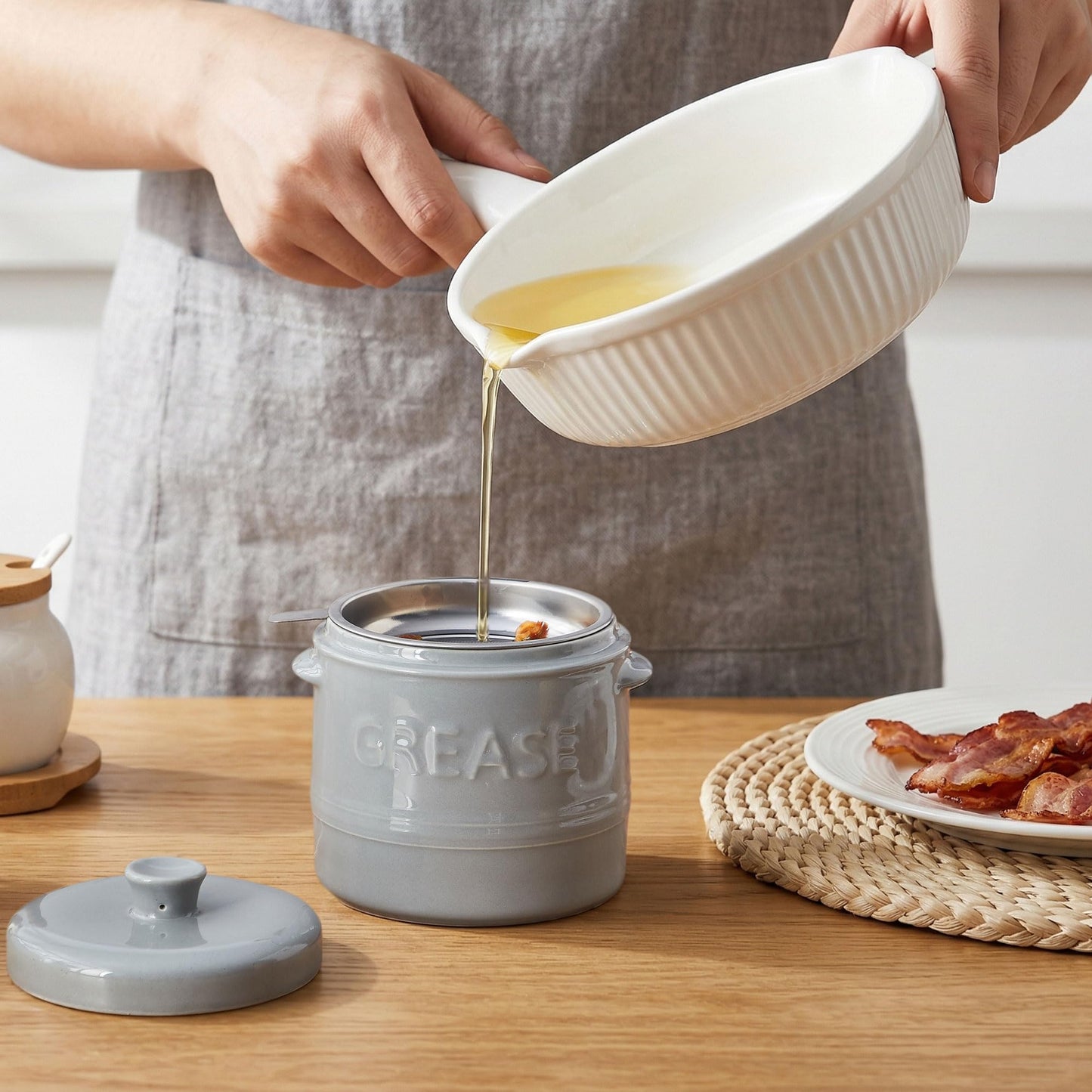 ONEMORE Ceramic Bacon Grease Container with Strainer N25