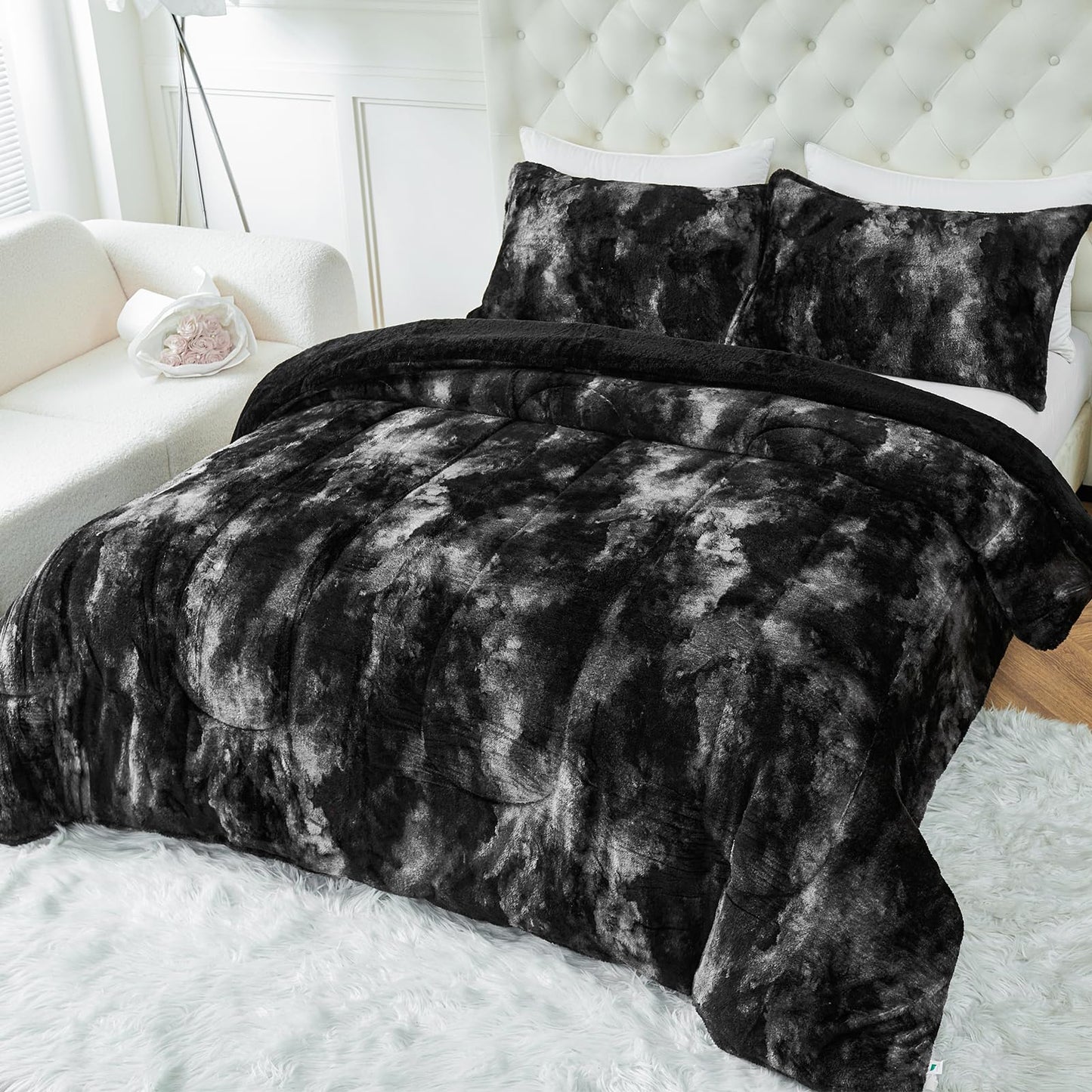 YIYEA Fluffy Queen Size Comforter Set, Luxury Faux Fur Comforter, Ultra Soft Plush Fuzzy Velvet Bedding Comforter Sets for Fall Winter, Cozy Warmth, No Shedding, 3PC, Queen, Light Grey BST326H