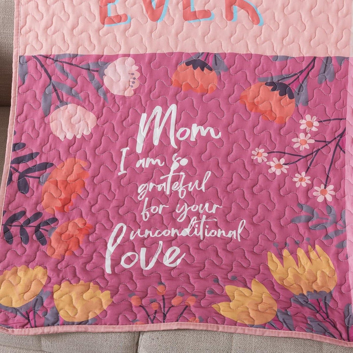 Soul & Lane - Best Mom Ever Quilted Throw Blanket, 50x60 | Cozy Mommy Lap Quilt from Son, Daughter or Kids, Warm I Love You Mom Blanket, Sweet Birthday Present Idea for Mothers WN420