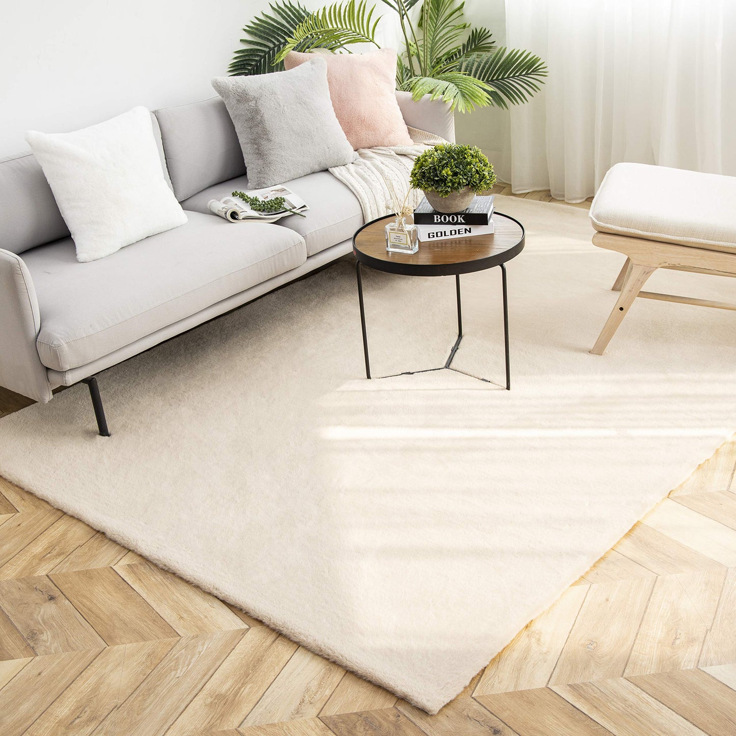 Ashler Faux Fur Rug, Ultra Soft Faux Rabbit Fur, Beige Area Rugs, 3 x 3 Feet Round, Machine Washable Nursery Decor Throw Rugs for Bedroom, Kids Room, Living Room BST326H
