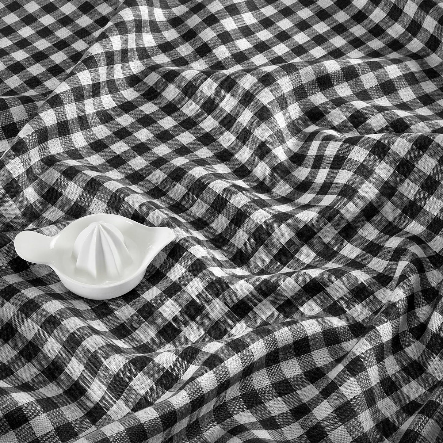 Solino Home 100% Linen Napkins Hydrangea Blue Check, 20 x 20 in, Set of 4 | Gingham Check Cloth Napkins for everyday meals, hosting and gifting; gingham checkered weave; Pure Linen; OEKO-TEX Certified BST326SOLH