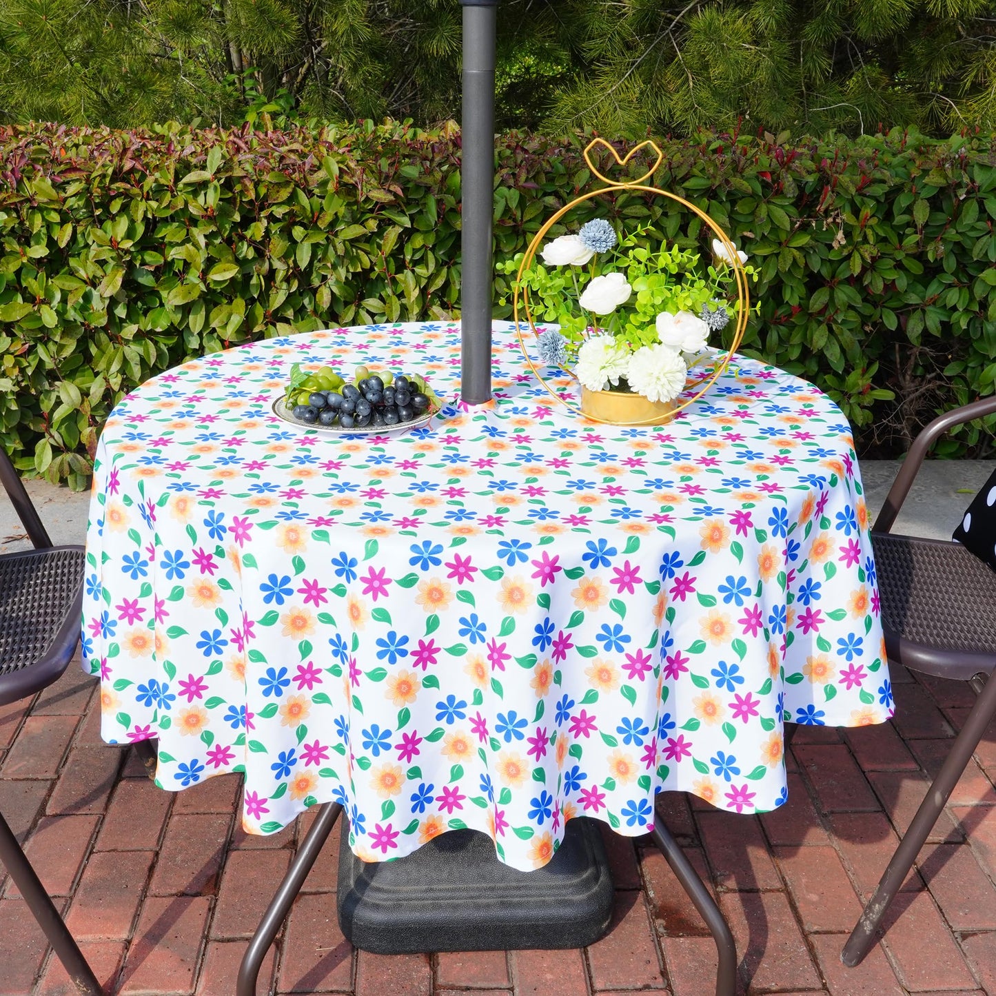 Eternal Beauty 52” Round Tablecloth Waterproof Outdoor Tablecloth with Umbrella Hole Zipper for Spring Summer Patio Picnic Tables (Tropical Palm Leaf) BST326H