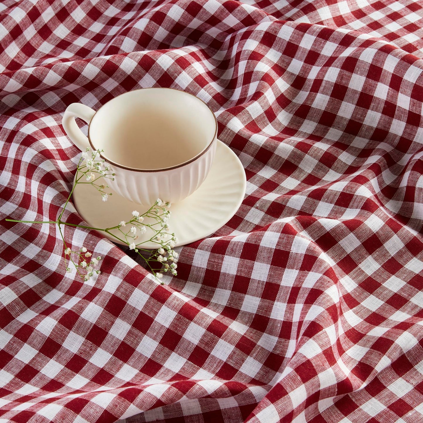 Solino Home 100% Linen Napkins Hydrangea Blue Check, 20 x 20 in, Set of 4 | Gingham Check Cloth Napkins for everyday meals, hosting and gifting; gingham checkered weave; Pure Linen; OEKO-TEX Certified BST326SOLH