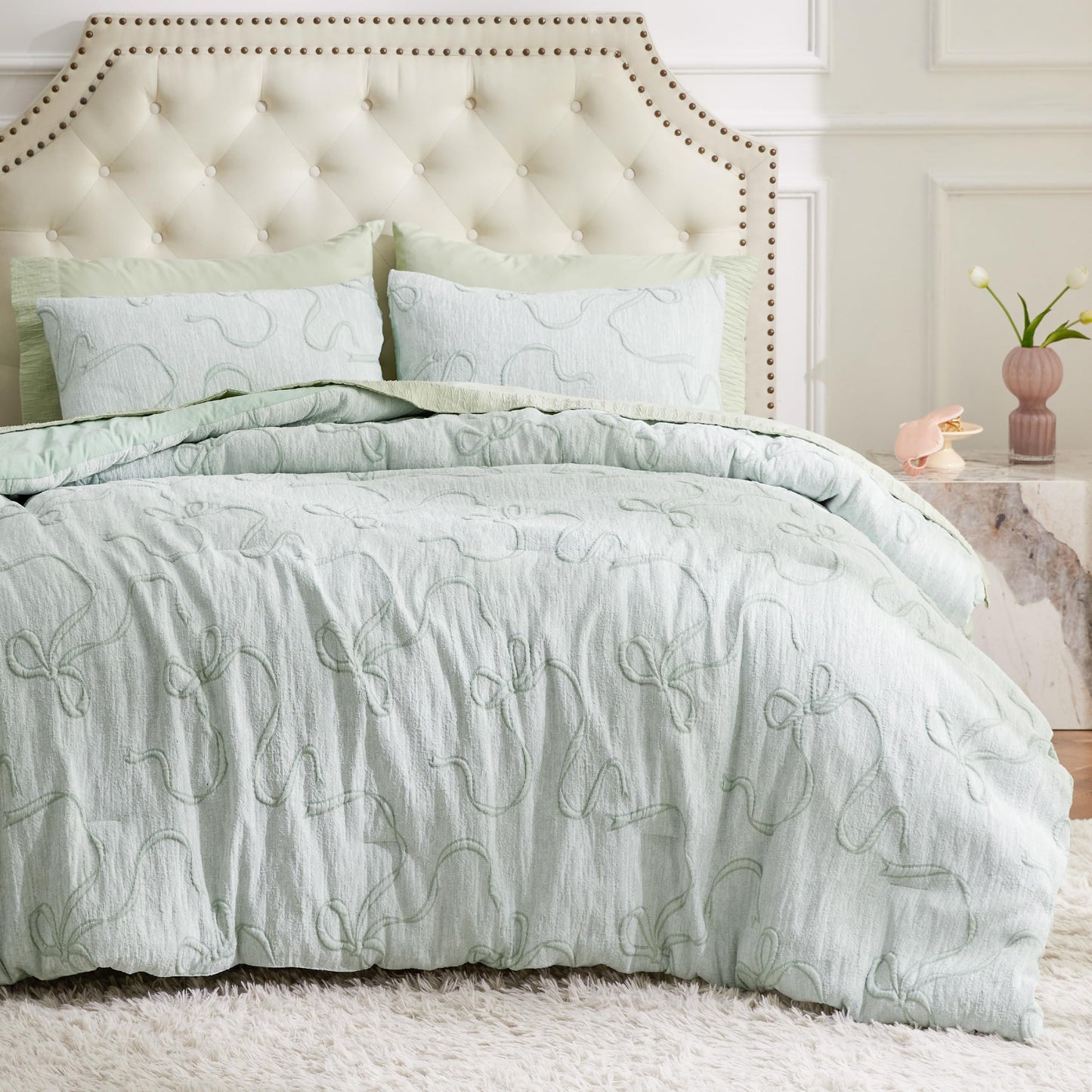 Bedsure Tufted Rose Pink King Comforter Set, GentleSoft™ 3 Pieces Bow Cute Bedding Pink Room Decor, Gifts for Girls Teens Women, All Seasons, 1 Bed Comforter, 2 Pillow Shams, 104x90 Inches DD1210