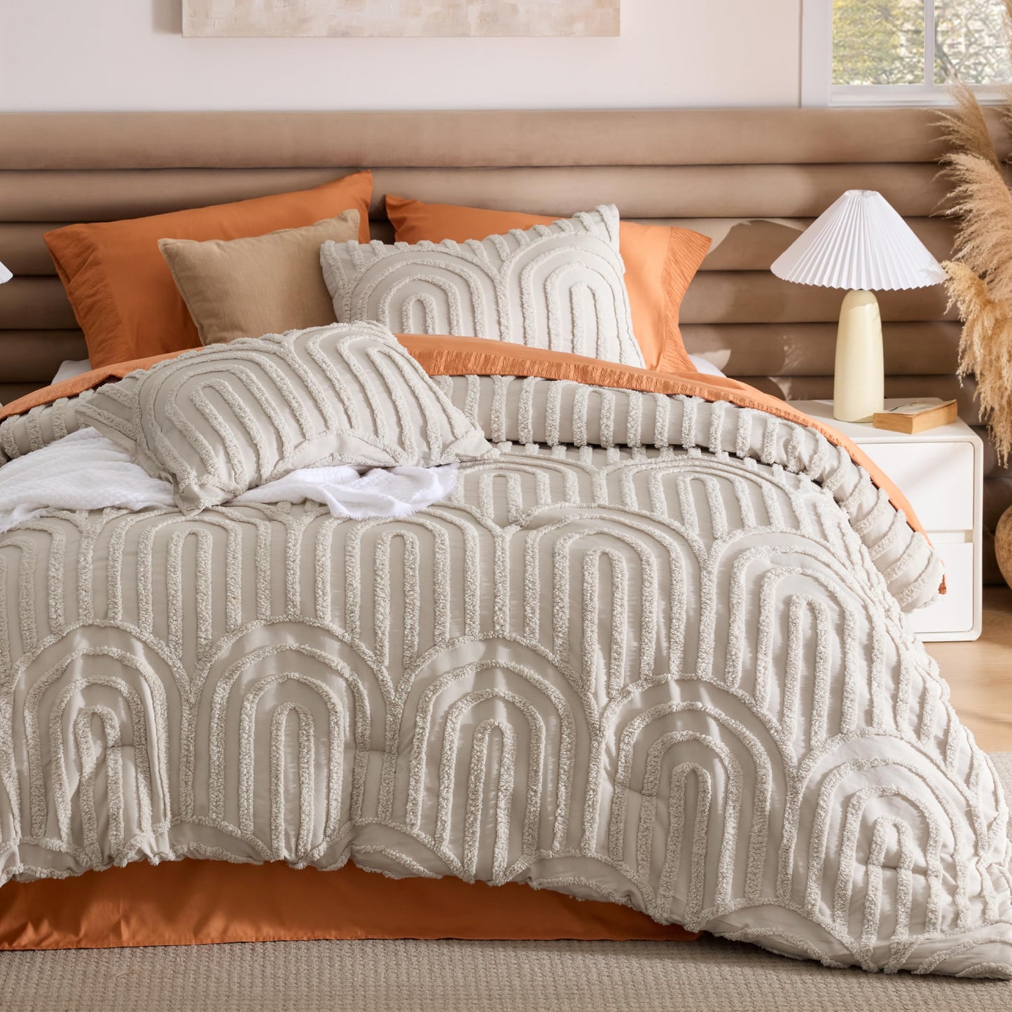 Bedsure Tufted Rose Pink King Comforter Set, GentleSoft™ 3 Pieces Bow Cute Bedding Pink Room Decor, Gifts for Girls Teens Women, All Seasons, 1 Bed Comforter, 2 Pillow Shams, 104x90 Inches DD1210