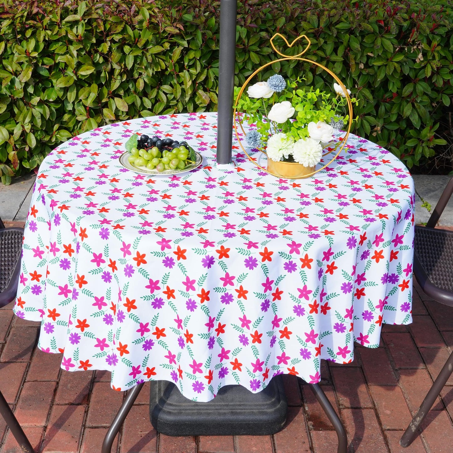 Eternal Beauty 52” Round Tablecloth Waterproof Outdoor Tablecloth with Umbrella Hole Zipper for Spring Summer Patio Picnic Tables (Tropical Palm Leaf) BST326H