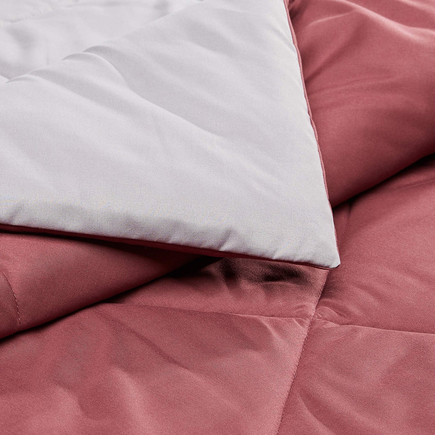 Amazon Basics Comforter Blanket, Reversible, Lightweight Microfiber, Machine Washable, All Season, Full/Queen, Black/Grey
