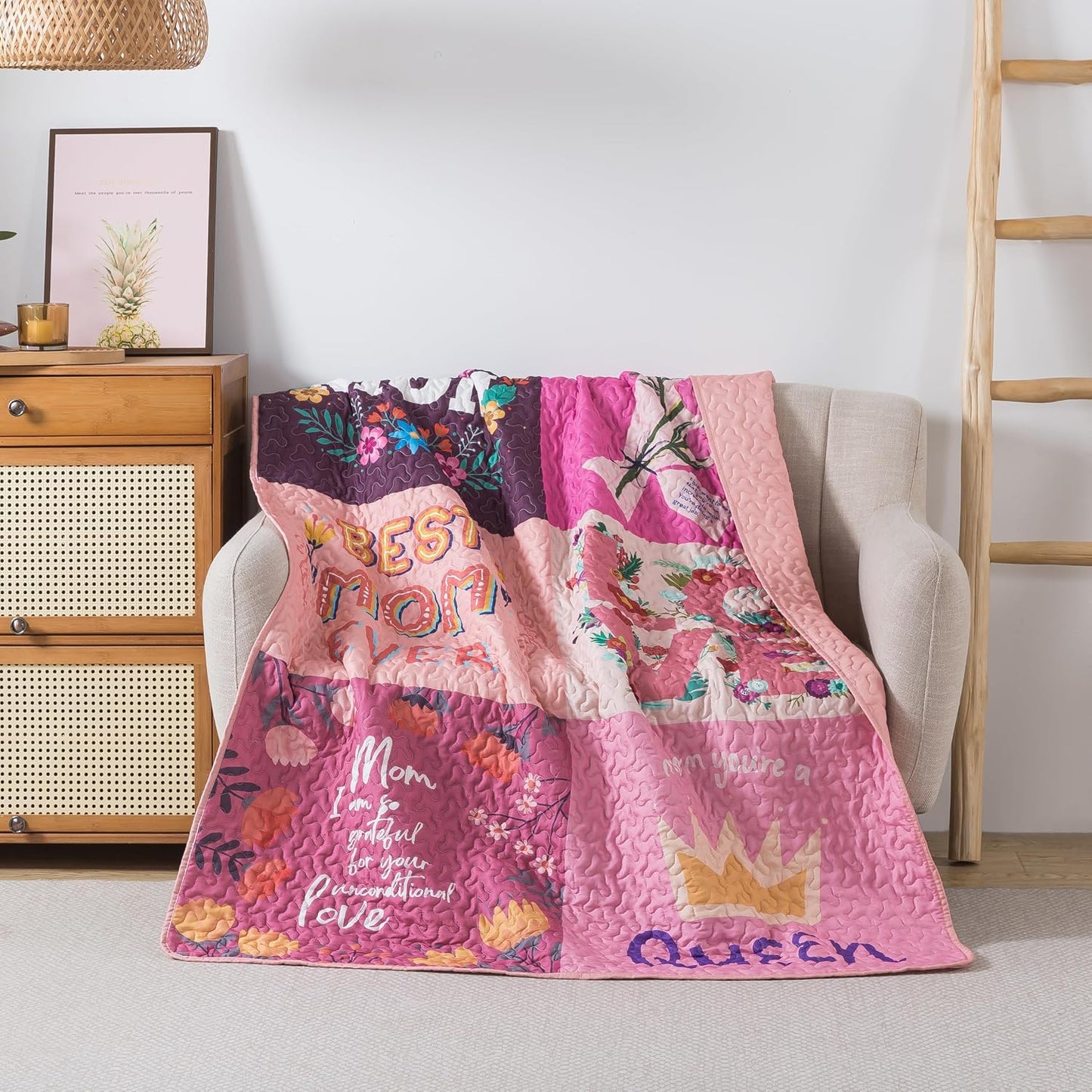 Soul & Lane - Best Mom Ever Quilted Throw Blanket, 50x60 | Cozy Mommy Lap Quilt from Son, Daughter or Kids, Warm I Love You Mom Blanket, Sweet Birthday Present Idea for Mothers WN420