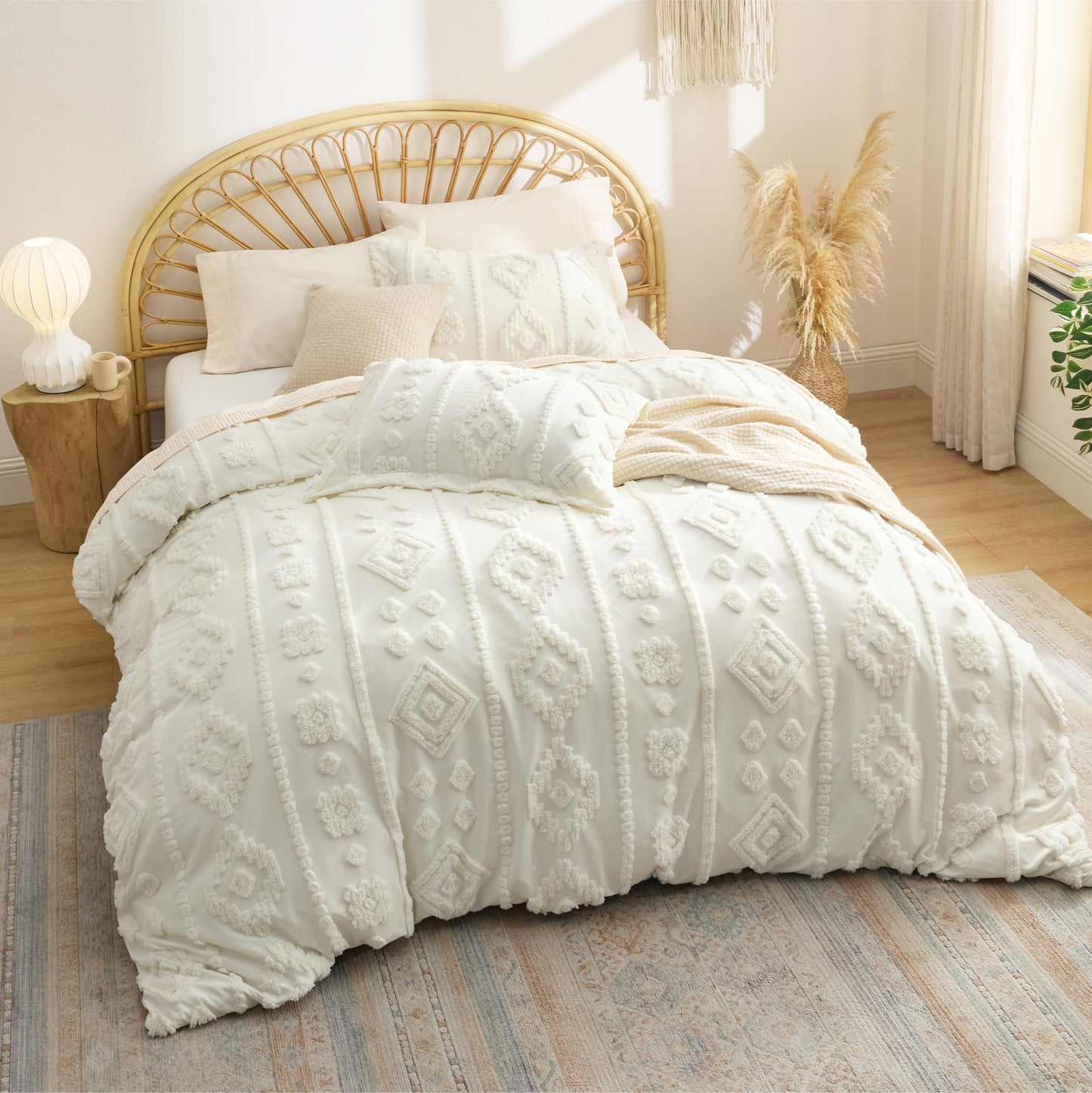 Bedsure Tufted Rose Pink King Comforter Set, GentleSoft™ 3 Pieces Bow Cute Bedding Pink Room Decor, Gifts for Girls Teens Women, All Seasons, 1 Bed Comforter, 2 Pillow Shams, 104x90 Inches DD1210