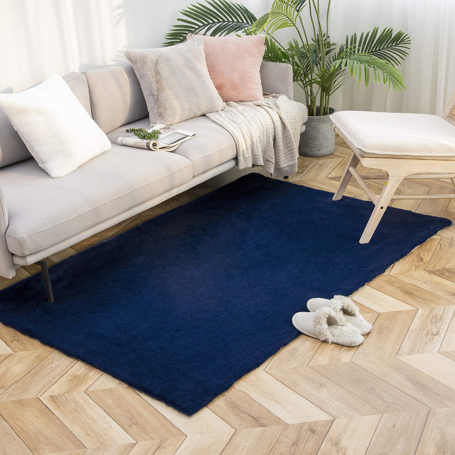 Ashler Faux Fur Rug, Ultra Soft Faux Rabbit Fur, Beige Area Rugs, 3 x 3 Feet Round, Machine Washable Nursery Decor Throw Rugs for Bedroom, Kids Room, Living Room BST326H