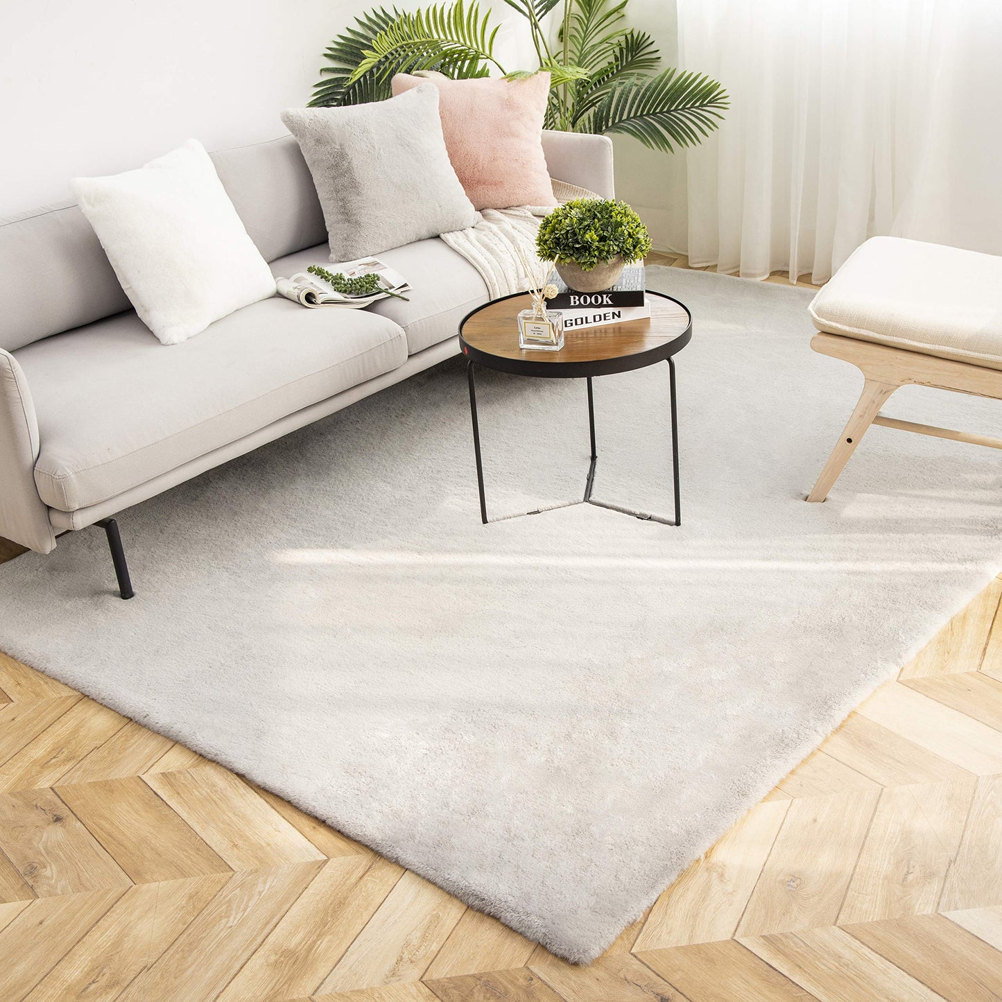 Ashler Faux Fur Rug, Ultra Soft Faux Rabbit Fur, Beige Area Rugs, 3 x 3 Feet Round, Machine Washable Nursery Decor Throw Rugs for Bedroom, Kids Room, Living Room BST326H