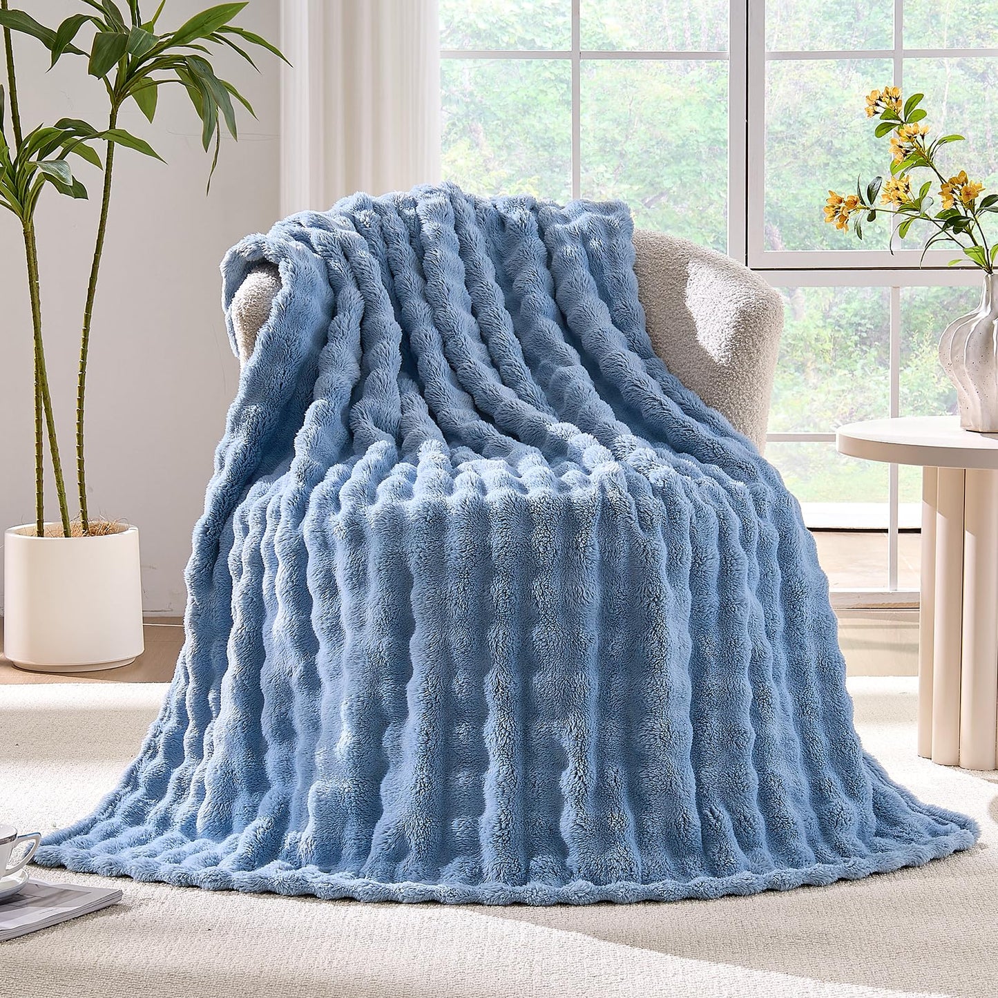 Wajade Unicorn Gifts for Girls - Glow in The Dark Unicorn Blanket Birthday Christmas Decor for Kids Age 3 4 5 6 7 8 9 10 11 12 Years Old Teens Child Toddler Throw Violet 60"x80" BST202