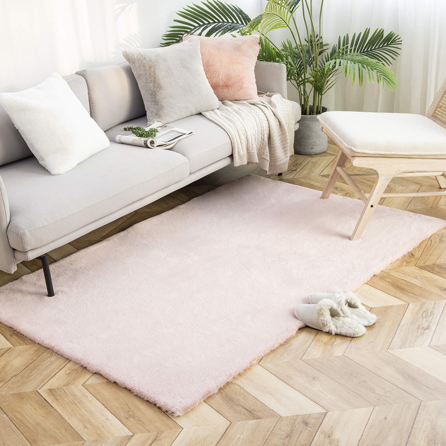Ashler Faux Fur Rug, Ultra Soft Faux Rabbit Fur, Beige Area Rugs, 3 x 3 Feet Round, Machine Washable Nursery Decor Throw Rugs for Bedroom, Kids Room, Living Room BST326H
