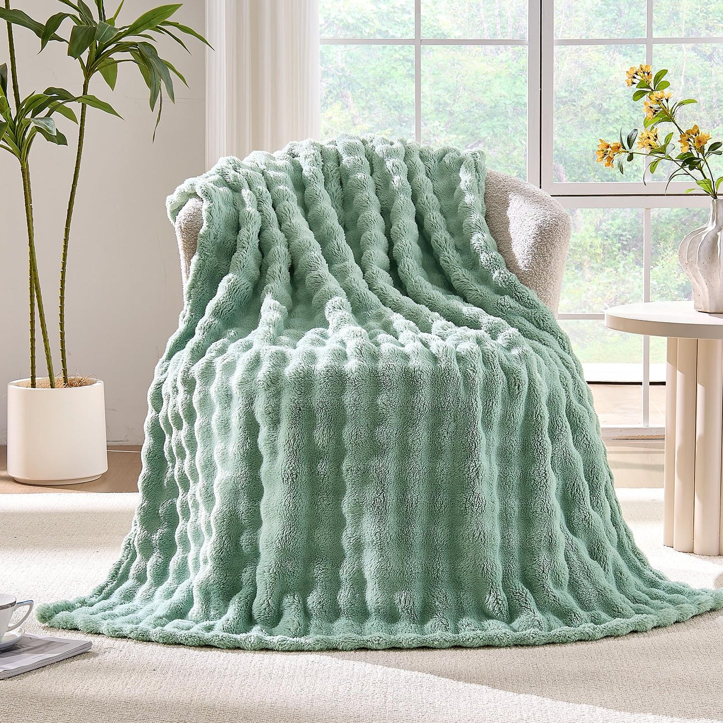 Wajade Unicorn Gifts for Girls - Glow in The Dark Unicorn Blanket Birthday Christmas Decor for Kids Age 3 4 5 6 7 8 9 10 11 12 Years Old Teens Child Toddler Throw Violet 60"x80" BST202