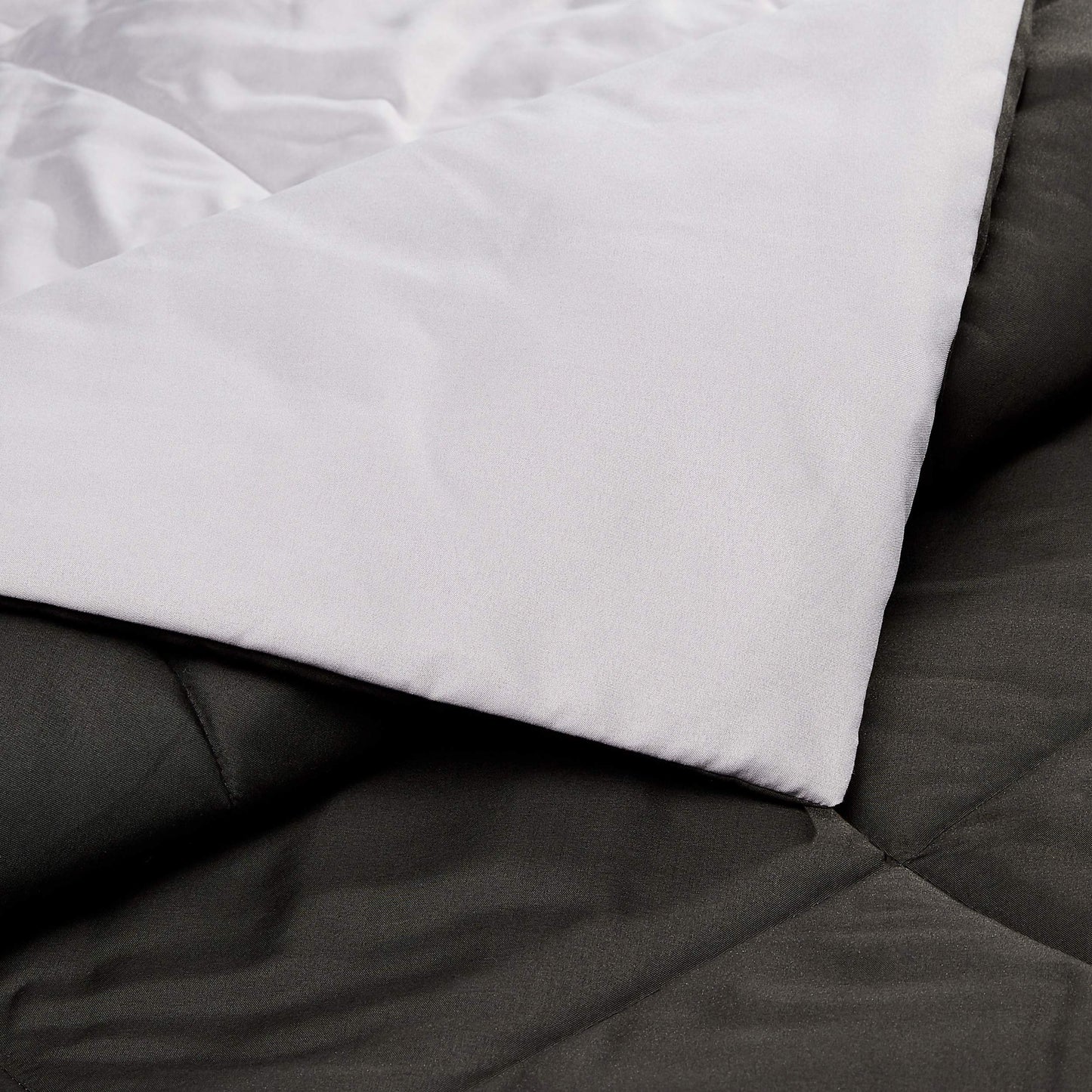 Amazon Basics Comforter Blanket, Reversible, Lightweight Microfiber, Machine Washable, All Season, Full/Queen, Black/Grey
