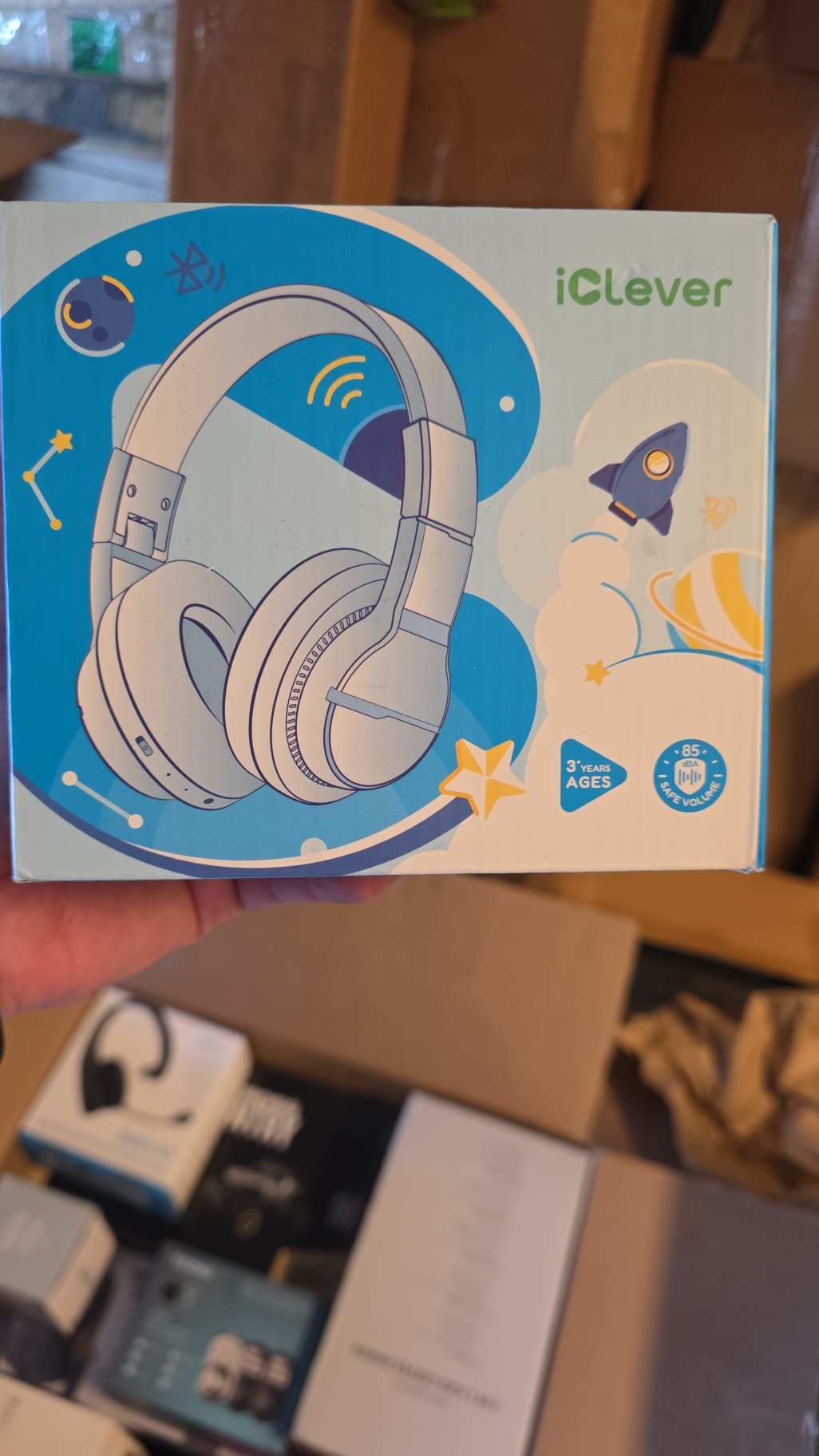 iClever BTH12 Kids Bluetooth Headphones 40