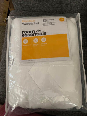 Room Essentials Queen Mattress Protector Waterproof Hypoallergenic
