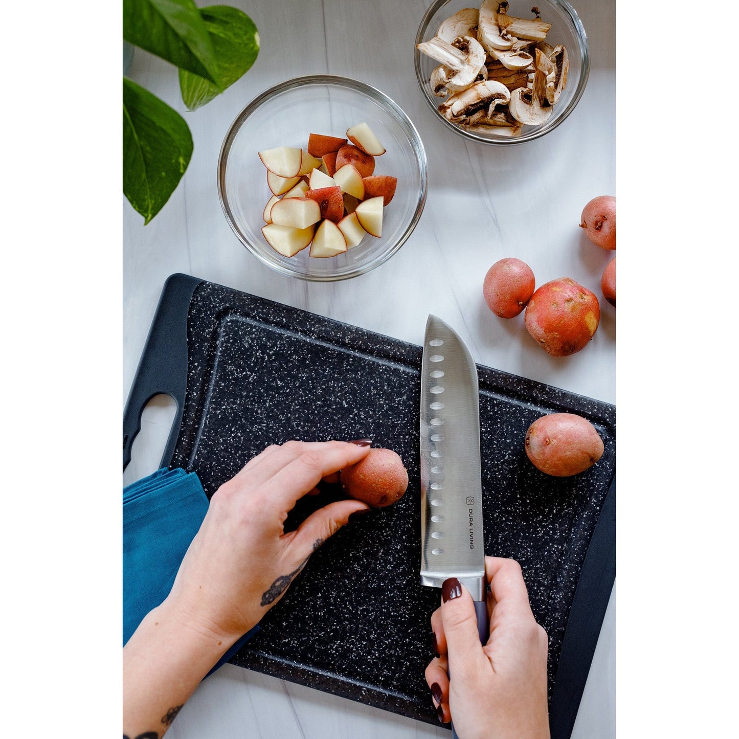 Superior 7 inch Santoku Knife - Black-2
